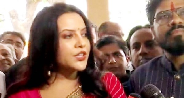 Amruta Fadnavis Amruta Fadnavis