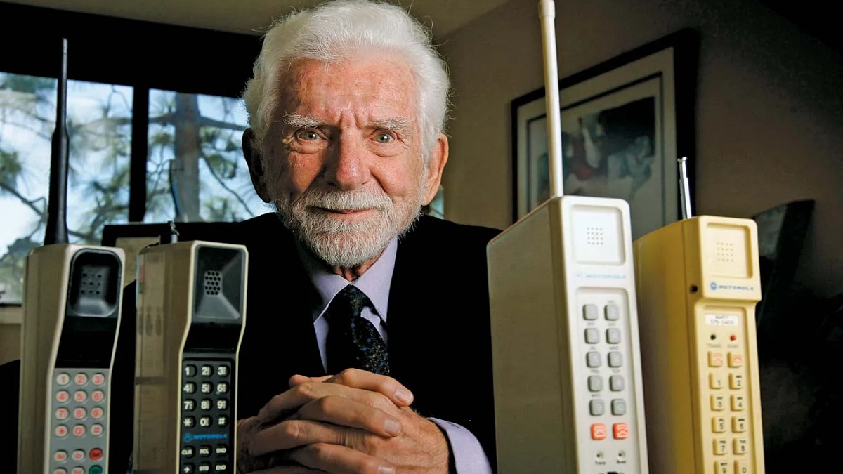 The worlds first mobile phone