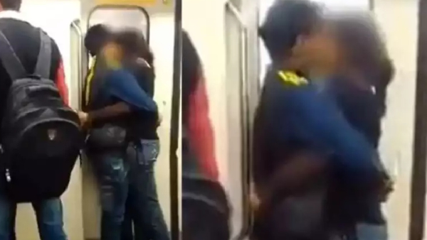 Delhi Metro Kiss Delhi Metro Kiss