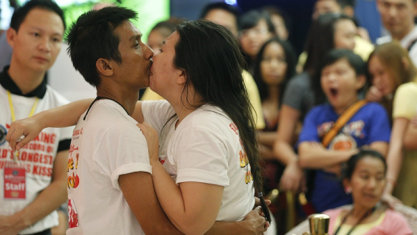 longest kiss longest kiss