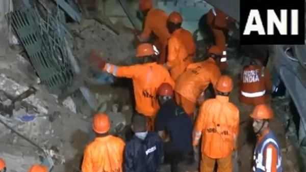 dwarka rain house collapse