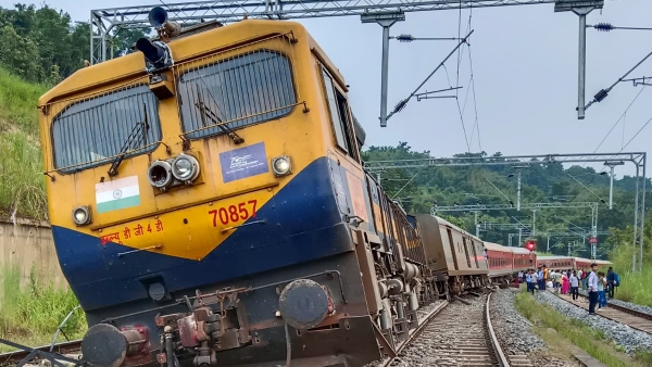 - Agartala-Lokmanya Terminus Express Accident Train Accident