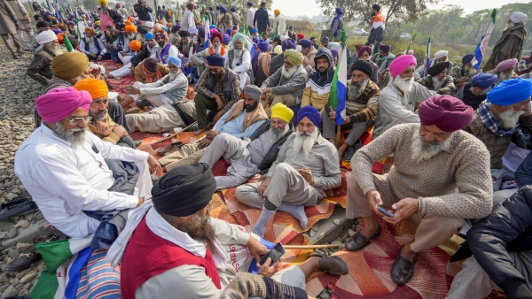 farmers protest rail