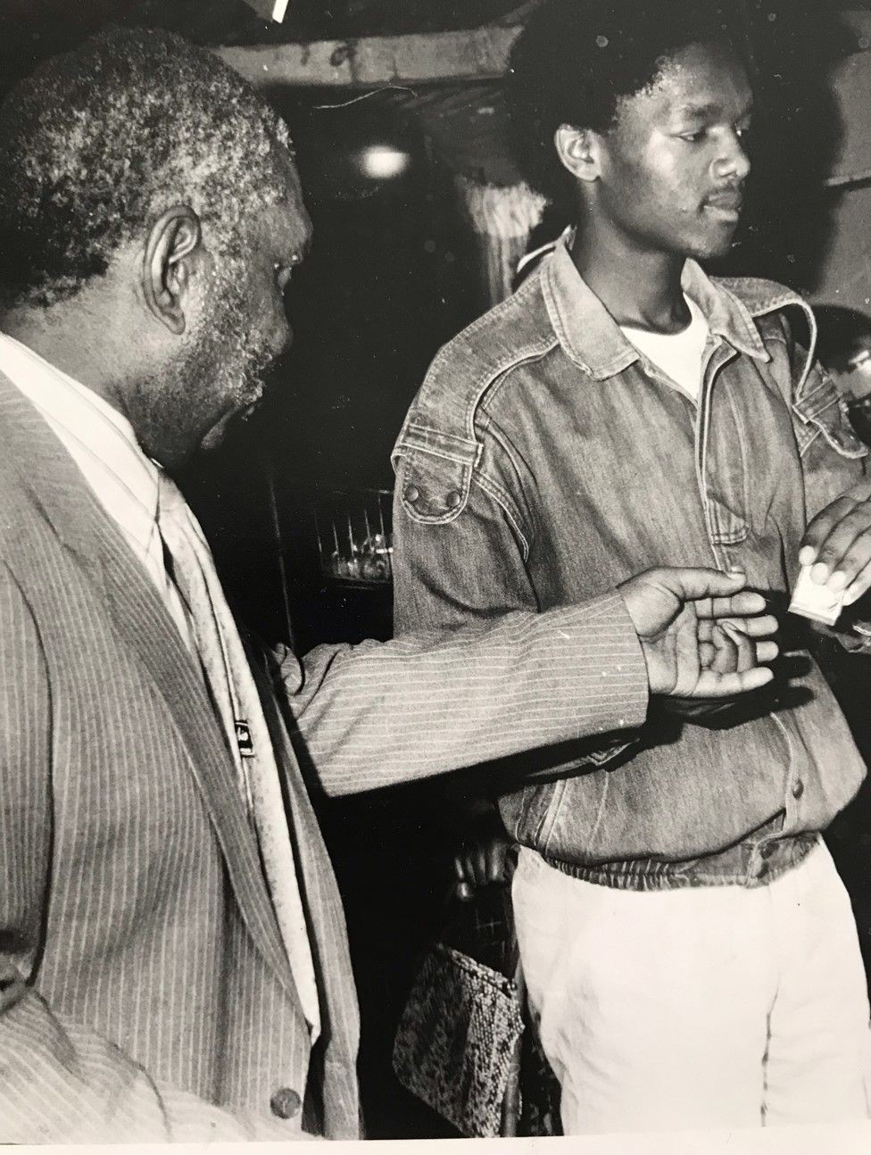 કૅન્ડિસના પિતા ગ્લેનેક મસિલો મામા (જમણે)