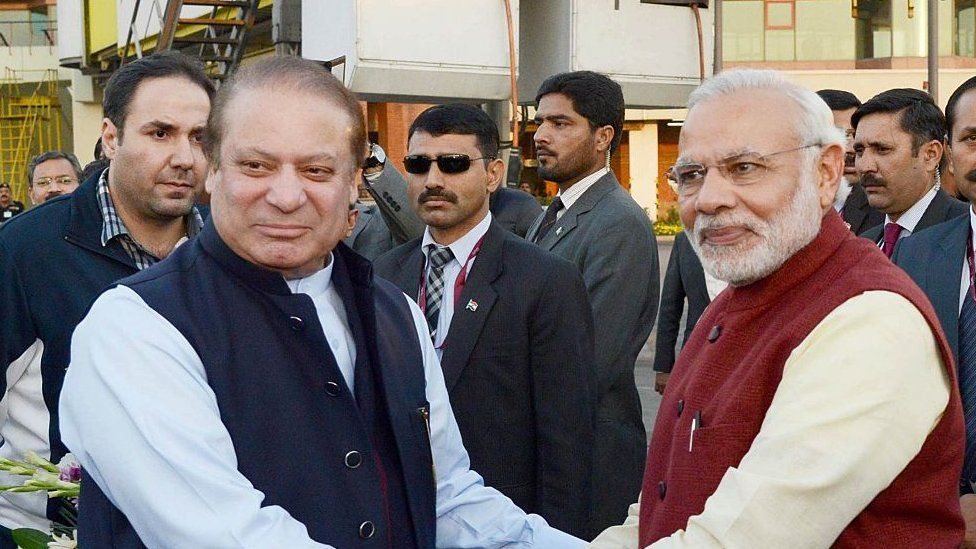 નવાઝ શરીફ અને મોદીની મુલાકાત