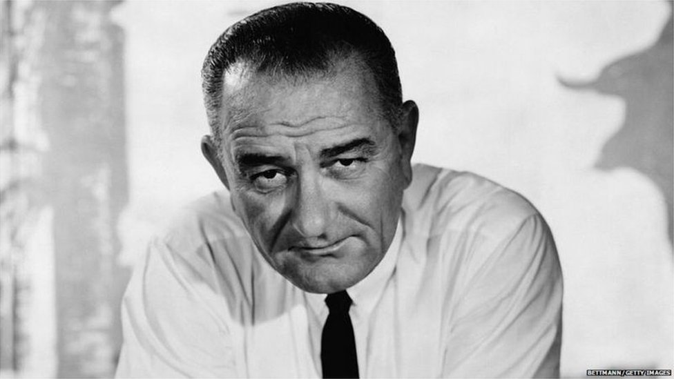 અમેરિકાના તત્કાલીન રાષ્ટ્રપતિ લિંડન જૉનસન અમેરિકાના તત્કાલીન રાષ્ટ્રપતિ લિંડન જૉનસન