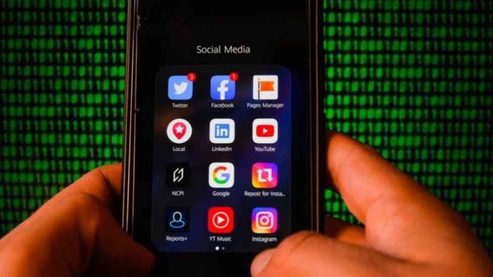 સરકાર મુજબ 2005ની સરખામણીમાં ઑસ્ટ્રેલિયન પ્રિન્ટ મીડિયાની આવકમાં 75 ટકાનો ઘટાડો આવ્યો છે.