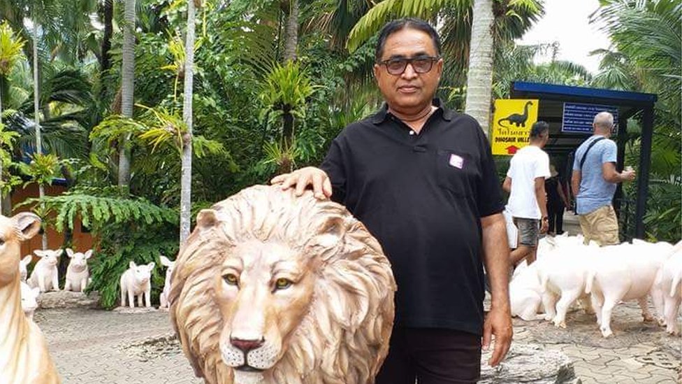 નવસારીમાં રહેતા 57 વર્ષીય ચંદુભાઈ અવાડિયાને વૅન્ટિલેટર ન મળ્યું અને મૃત્યુ થયું