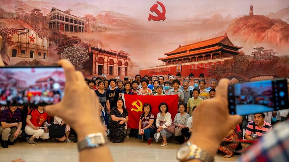 ચીનની 100 વર્ષ જૂની પાર્ટી કેવી રીતે સત્તા ટકાવી રાખવામાં સફળ થાય છે