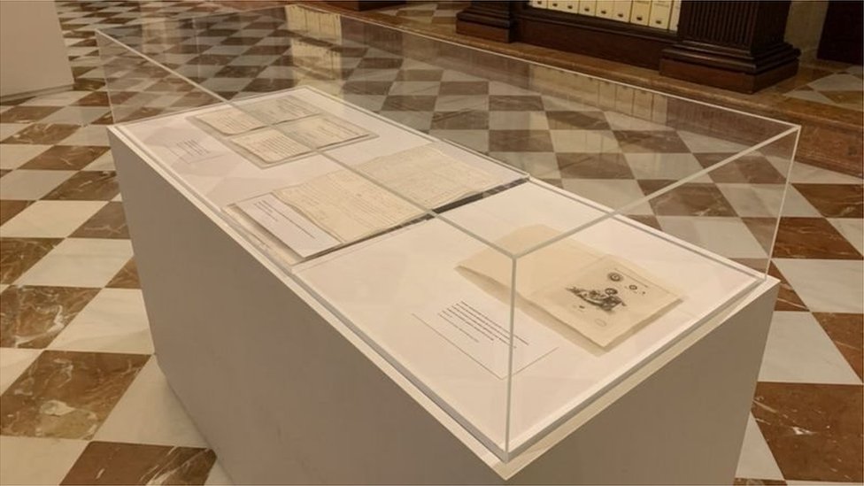 જનરલ આર્કાઈવ્ઝ ઑફ ઈન્ડિઝ ખાતેના પ્રદર્શનમાં રાખવામાં આવેલા દસ્તાવેજો