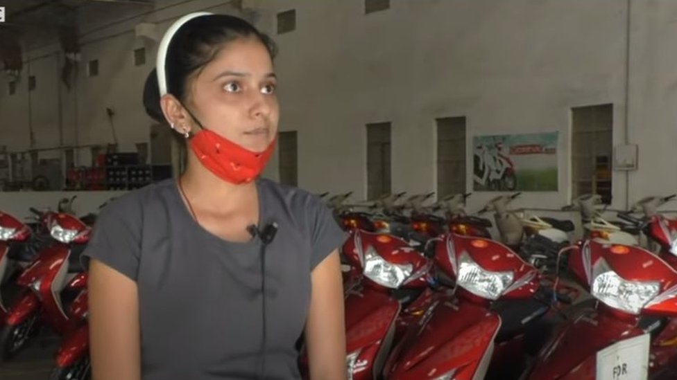 માત્ર આત્મનિર્ભર જ નહીં આત્મવિશ્વાસની પણ મિસાલ છે આ યુવતીઓ માત્ર આત્મનિર્ભર જ નહીં આત્મવિશ્વાસની પણ મિસાલ છે આ યુવતીઓ