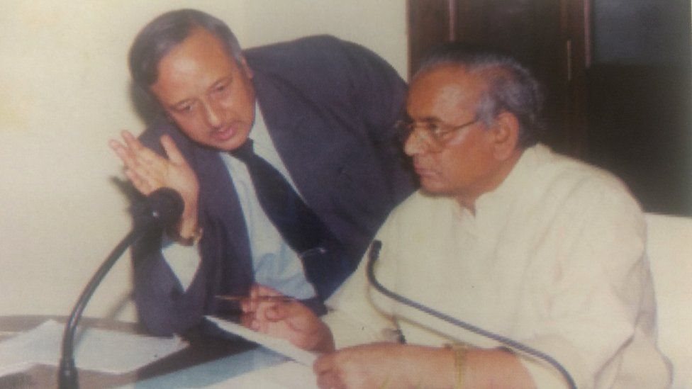 કલ્યાણસિંહ સાથે યોગેન્દ્ર નારાયણ