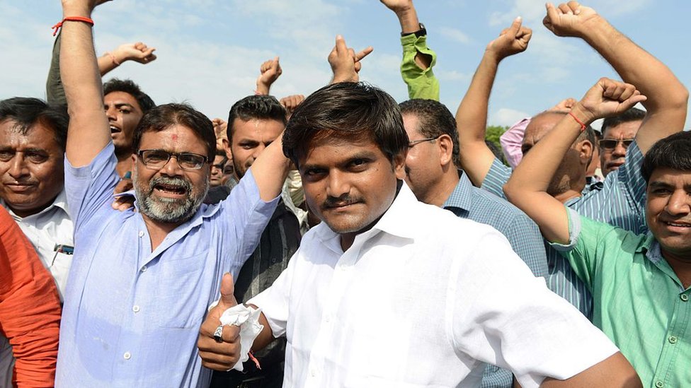 ગુજરાતમાં વર્ષ 2015માં થયેલા આ આંદોલનનાં મૂળ ઉત્તર ગુજરાત સાથે જોડાયેલાં હોવાનું મનાય છે ગુજરાતમાં વર્ષ 2015માં થયેલા આ આંદોલનનાં મૂળ ઉત્તર ગુજરાત સાથે જોડાયેલાં હોવાનું મનાય છે