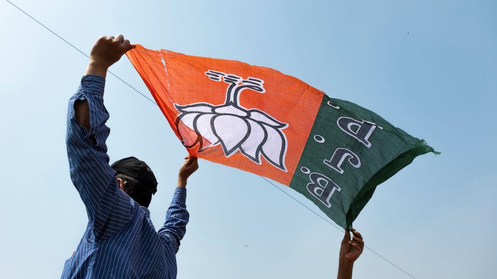 ભાજપના ઉમેદવાર પર ત્રણ બાળકો હોવાનો આરોપ મૂકી સભ્યપદ રદ કરાવવા હરીફ ઉમેદવાર ગુજરાત હાઇકોર્ટની શરણે