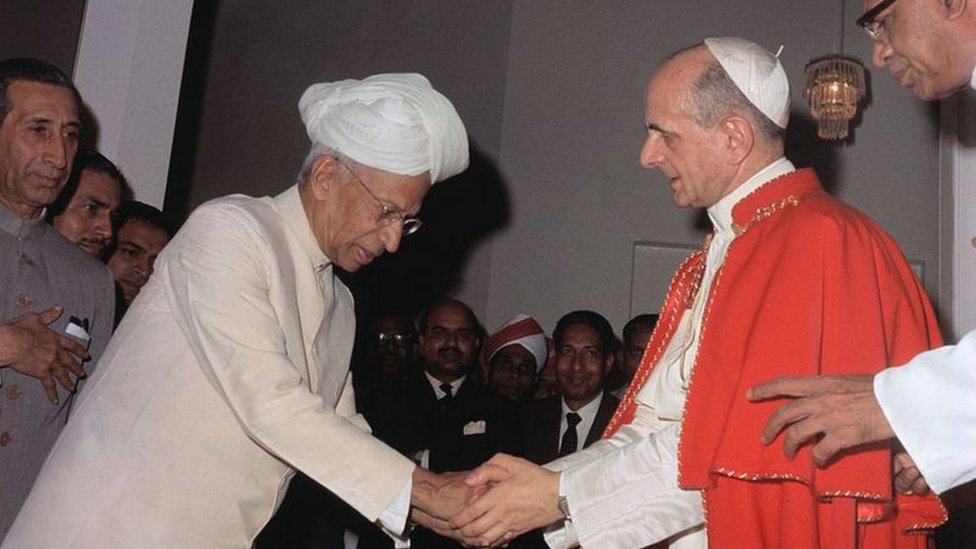 ડૉ રાધાકૃષ્ણન અને પોપ ડૉ રાધાકૃષ્ણન અને પોપ