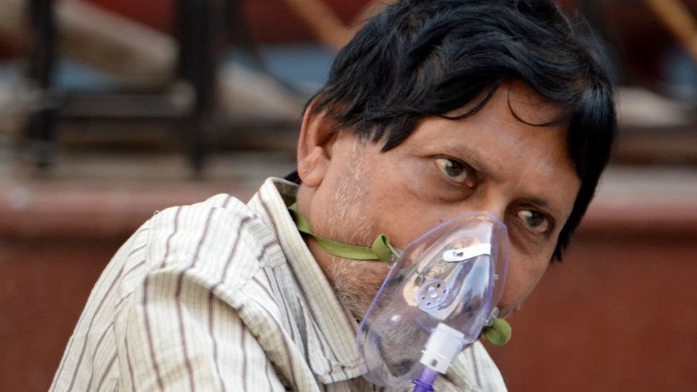 ભારતમાં કોરોના મૃતકોની ખરી સંખ્યા અને તેમના પરિવારજનોને વળતરનો મુદ્દો લાંબા સમયથી ઉઠાવવામાં આવી રહ્યો છે અને આ મામલે સુપ્રીમ કોર્ટમાં કેસ પણ ચાલી રહ્યો છે.