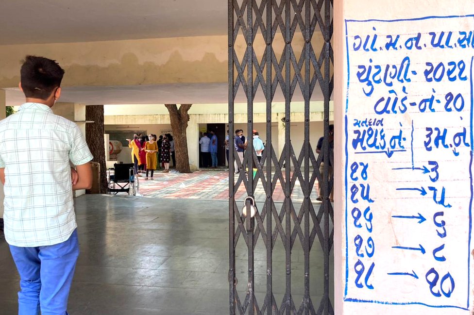 કોરોના ગાઇડલાઇન્સને ધ્યાનમાં લઈને વ્યવસ્થા કરવામાં આવી છે.