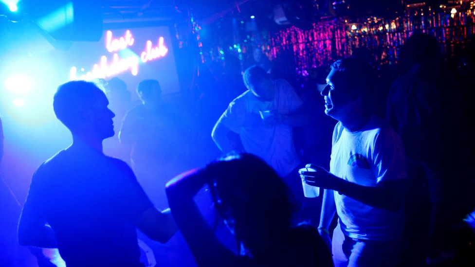 રેવ પાર્ટી