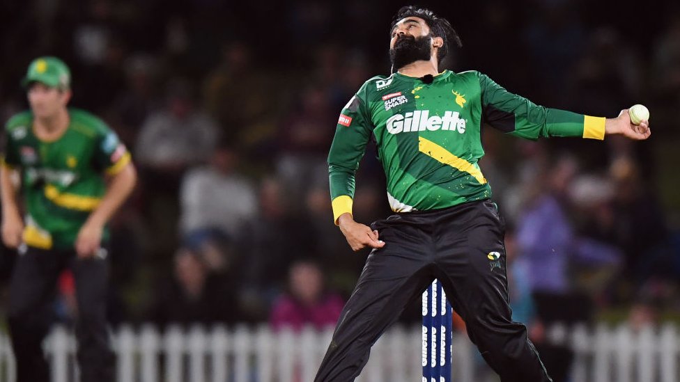 મુંબઈમાં જન્મેલા 33 વર્ષીય સ્પિનર એઝાઝ યૂનસ પટેલે પોતાની બૉલિંગ દરમિયાન બે ભારતીય બૅટરોને બોલ્ડ, ત્રણ બૅટરોને એલબીડબલ્યૂ અને પાંચ બૅટરોને કૅચ આઉટ કરાવ્યા હતા. મુંબઈમાં જન્મેલા 33 વર્ષીય સ્પિનર એઝાઝ યૂનસ પટેલે પોતાની બૉલિંગ દરમિયાન બે ભારતીય બૅટરોને બોલ્ડ, ત્રણ બૅટરોને એલબીડબલ્યૂ અને પાંચ બૅટરોને કૅચ આઉટ કરાવ્યા હતા.