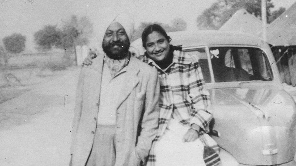 સરદારણ નરેન્દ્રકોર અને કૅપ્ટન અજિતસિંહ બોતાલિયા સરદારણ નરેન્દ્રકોર અને કૅપ્ટન અજિતસિંહ બોતાલિયા