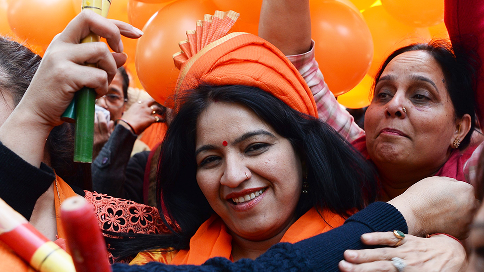 મહિલા મહિલા