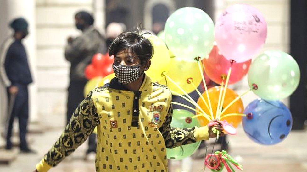 દેશભરમાં કોરોના વાઇરસના કેસોની સંખ્યા વધી રહી છે, 2022ના પહેલા દિવસે 22,775 નવા કેસ નોંધાયા હતા દેશભરમાં કોરોના વાઇરસના કેસોની સંખ્યા વધી રહી છે, 2022ના પહેલા દિવસે 22,775 નવા કેસ નોંધાયા હતા