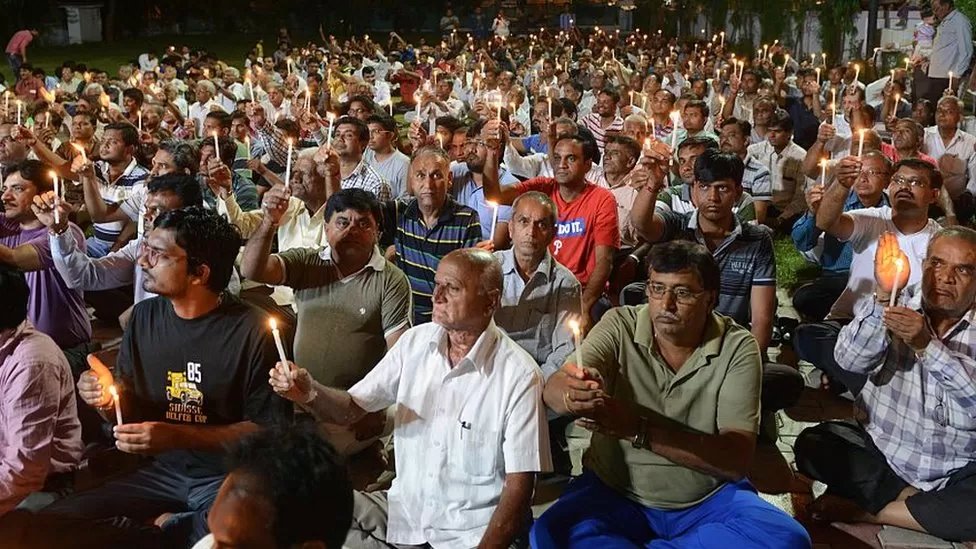 નોંધનીય છે કે આંદોલન વખતે GMDC ગ્રાઉન્ડ પર સભા મળવાની હતી, એ દિવસને સમાજના અમુક આગેવાનોએ પાટીદાર ક્રાંતિ દિવસ ગણાવ્યો હતો