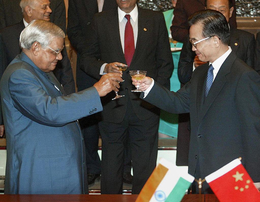 2003માં વાજપેયીએ બીજિંગની મુલાકાત લીધી, ત્યારે પણ સરહદ પર તણાવ ઊભો થયો હતો 2003માં વાજપેયીએ બીજિંગની મુલાકાત લીધી, ત્યારે પણ સરહદ પર તણાવ ઊભો થયો હતો