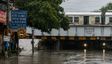 IMD के रेड अलर्ट के बीच Local train की स्थिति जानें