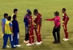 अभिषेक शर्मा और कीमो पॉल के बीच तीखी बहस? मैच के बाद हैंडशेक के दौरान गरमाया माहौल, अंपायर बीच में आए