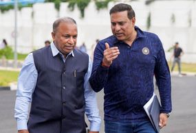 वीवीएस लक्ष्मण को बनाया गया टीम इंडिया का हेड कोच, क्या BCCI मीटिंग में हो गई गौतम गंभीर की छुट्टी?