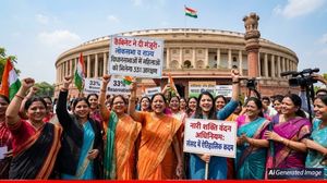 मोदी कैबिनेट ने 33% आरक्षण के संशोधन को दी मंजूरी