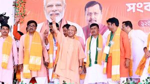CM योगी ने बंगाल रैली में बताया TMC का असली मतलब