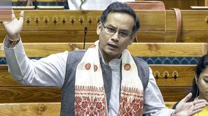 ना जमीन-ना काम धंधा,  क्या है गोगोई की नेट वर्थ का राज?