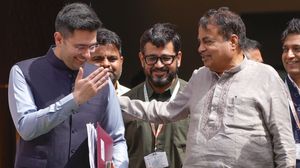 Raghav Chadha: पोस्टर बॉय राघव चड्ढा का AAP से इस्तीफा, किन-किन सांसदों के साथ होंगे BJP में शामिल?