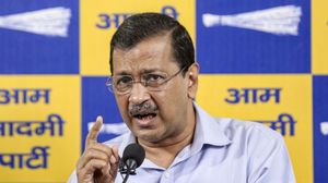 राम मंदिर ट्रस्ट के पुराने विवाद पर केजरीवाल के तीखे सवाल