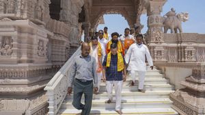 राम मंदिर दान विवाद पर चंपत राय के इस्तीफे पर भड़के केजरीवाल