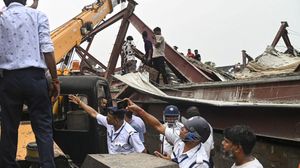 CM ने KMC का नक्शा-SMP पोर्ट की जमीन पर किया बड़ा खुलासा