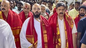 अनंत अंबानी ने तिरुपति में कराया मुंडन