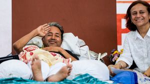 सोनम वांगचुक के अस्पताल ले जाने पर भड़की पत्नी गीतांजलि