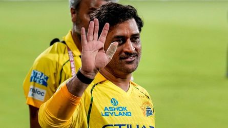 टूट गया धोनी और चेन्नई सुपर किंग्स का रिश्ता? टीम मैनेजमेंट के साथ बहस, अपने घर लौट गए माही