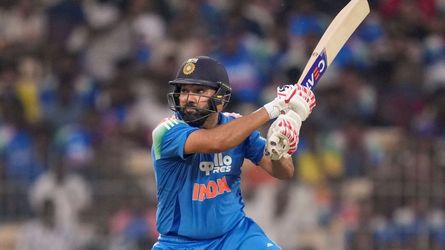 रोहित शर्मा के तूफान में खत्म हो गए कई रिकॉर्ड, सहवाग-द्रविड़ दोनों को पछाड़कर रचा इतिहास