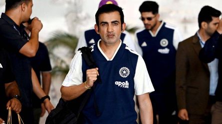 भारतीय टीम के कोचिंग स्टाफ से दो लोगों की छुट्टी? BCCI अब ले सकती है कड़ा एक्शन