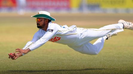 IND vs SL: गॉल टेस्ट के बीच में श्रीलंकाई टीम में बड़ा बदलाव, प्लेइंग 11 में नया नाम शामिल, ICC से मिली अनुमति