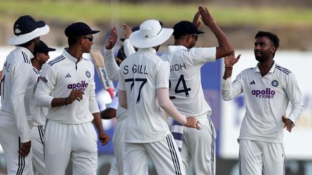 India vs Sri Lanka Scorecard: श्रीलंका को लगे शुरुआती झटके, टीम इंडिया की धाकड़ गेंदबाजी