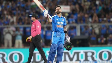 विराट कोहली ने पहली बार बनाया छक्कों का कीर्तिमान, एक ही मैच में आई रिकॉर्ड्स की सुनामी, फाड़ डाली रिकॉर्ड बुक