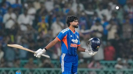 श्रेयस अय्यर ने लगाई 18 पायदान की छलांग, गिल की बादशाहत कायम, ODI रैंकिंग में कोहली को तगड़ा झटका