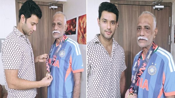 'मेरे जीवन के असली हीरो', वर्ल्ड कप जीतने के बाद शिवम दुबे ने पिता को पहनाया गोल्ड मेडल, आंखें हुईं नम!