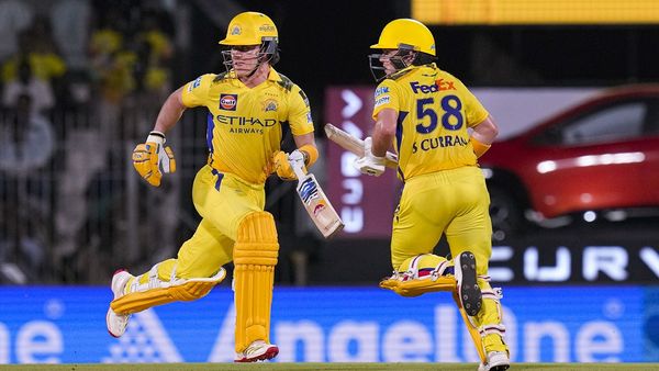 DHONI की CSK में खेलने के लिए खतरनाक खिलाड़ी हुआ फिट! अब होगी चौके-छक्कों की बौछार? VIDEO