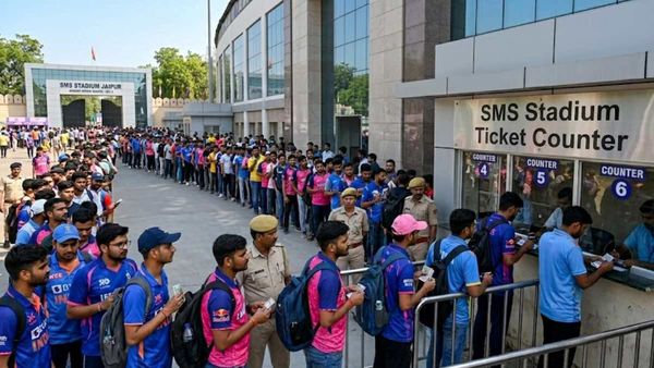 IPL 2026: जयपुर में मिलने लगे काउंटर टिकट, किन गेट्स पर जाकर ले सकते हैं राजस्थान रॉयल्स के टिकट